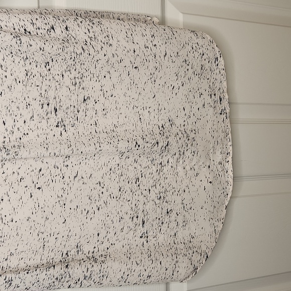 Lush Women's Cream/Black  V-Neck Trim Speckled Pattern Tunic Blouse Size S - Picture 13 of 15